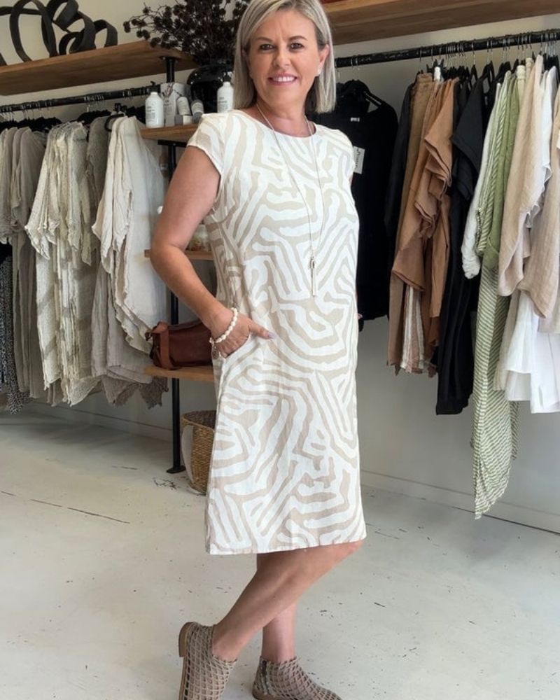 Nelia™ | Dress with Artistic Print
