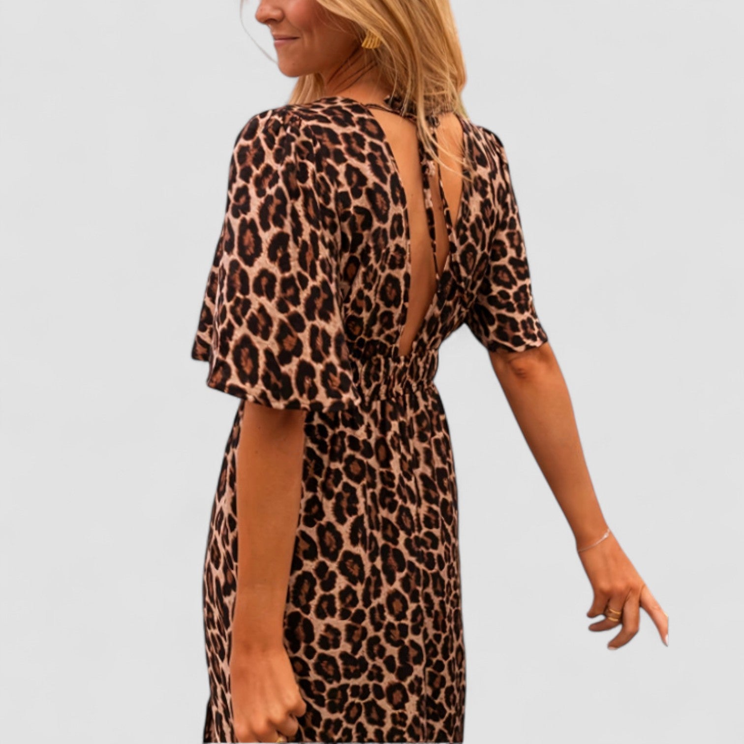 Leandra™ | Curve-Flattering Leopard Print Maxi Dress